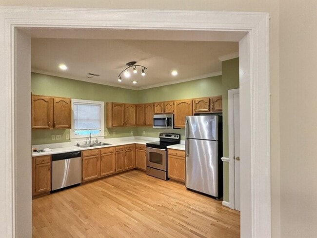 Building Photo - 7 Preakness Dr