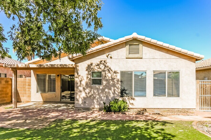 Building Photo - 631 E Renegade Pl