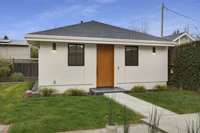 Building Photo - 1438 Columbus Ave