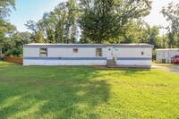 Building Photo - Experience peaceful country living!
