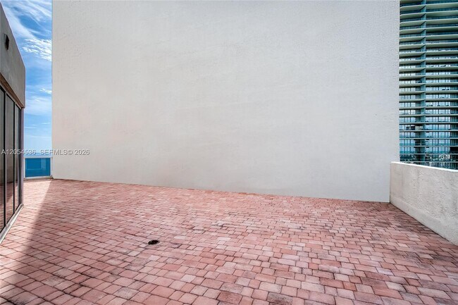 Building Photo - 19111 Collins Ave