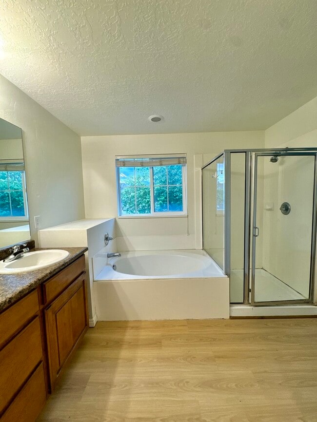 Building Photo - Your Next Home Awaits!