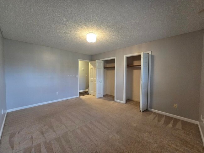 Building Photo - 2660 Nicholson Dr