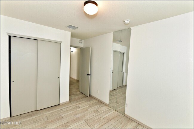 Building Photo - 872 Colbert Shapleigh Pl