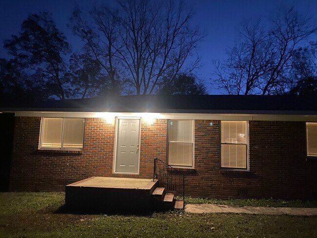 Building Photo - 4029 Stone Dr