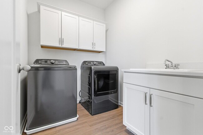 Building Photo - 776 Templeton Dr