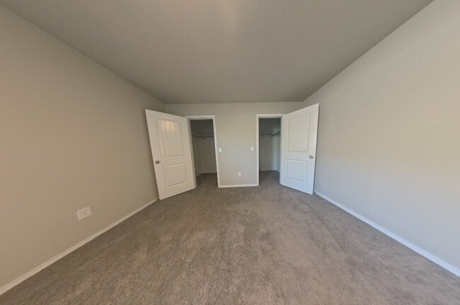 Building Photo - 5141 Yukon Dr