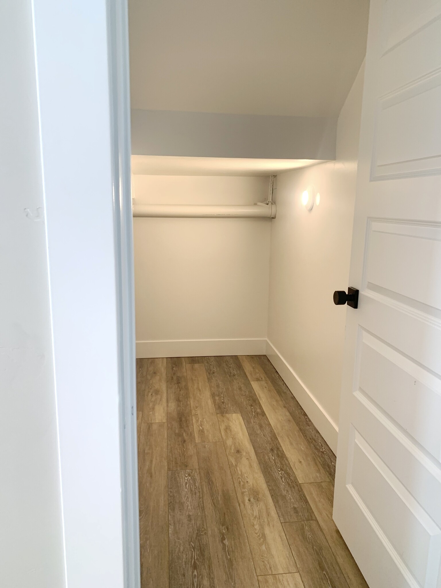 Under stairs storage closet - 1399 Pinecrest Trl