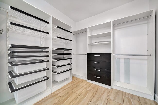 Building Photo - Modern 4-Bedroom Home in Prime West LA | Walkable, Spacious & Move-In Ready