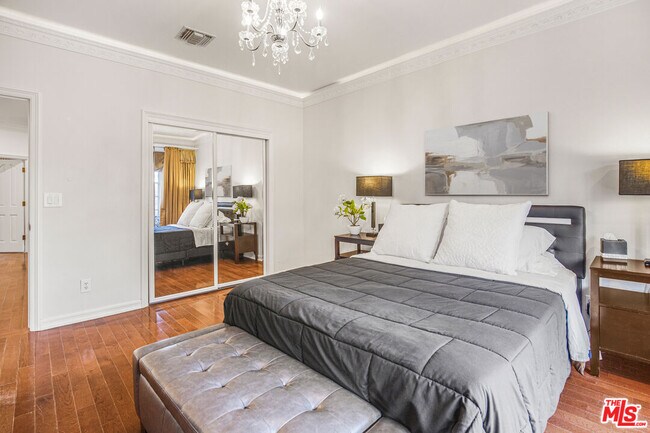 Building Photo - 6111 County Oak Rd