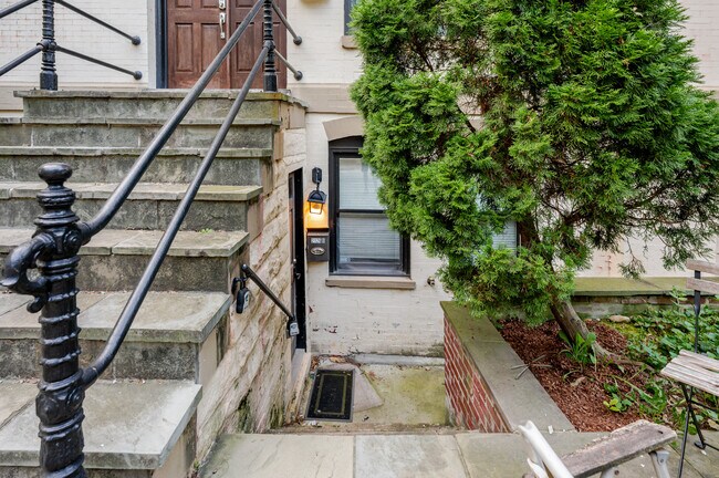 Building Photo - 2126 R St NW