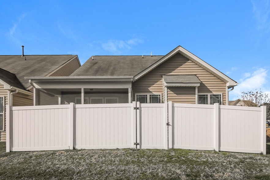 Building Photo - 21 Wensley Ct