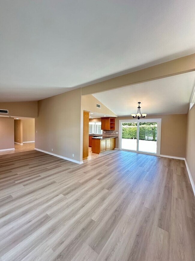 Building Photo - 11352 Weatherby Rd