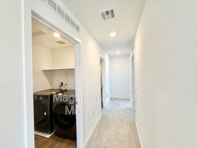 Building Photo - 31404 Lolite Dr