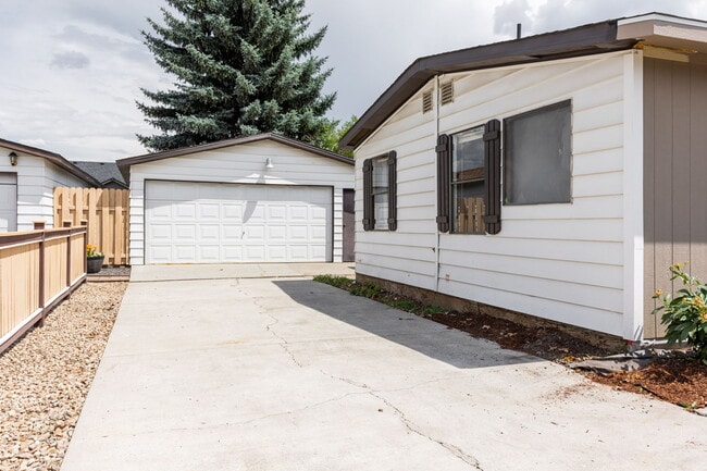 Primary Photo - 2818 N Joel Rd