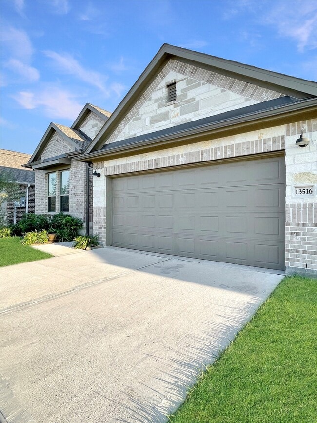 Primary Photo - 13516 Bonita Is Wy