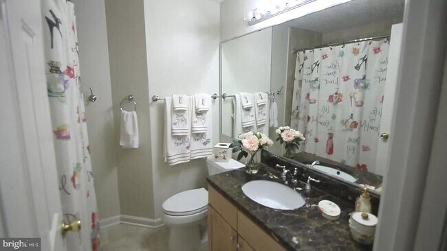 Building Photo - 11120 Lake Breeze Dr