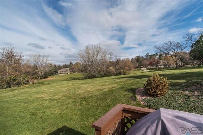 Building Photo - 4404 S Yellowstone Ln