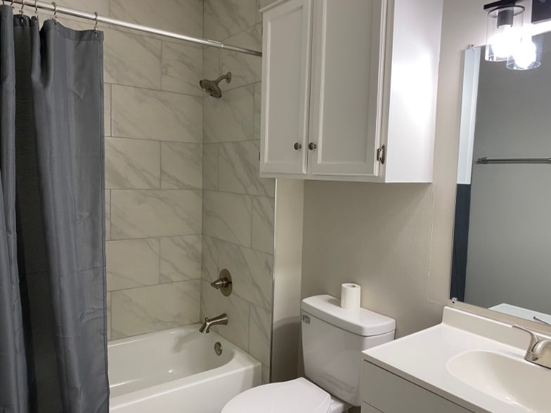 Building Photo - 4903 Sanderson Ln