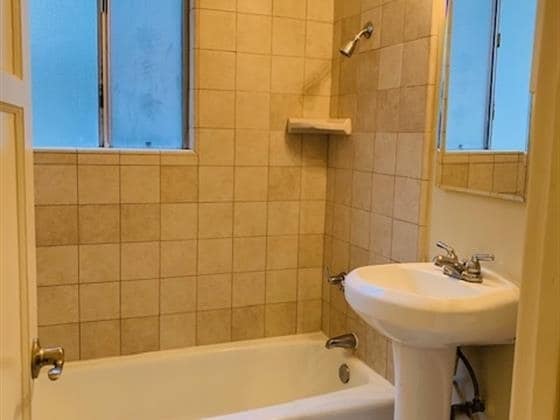 Interior Photo - 128 N Maple Street