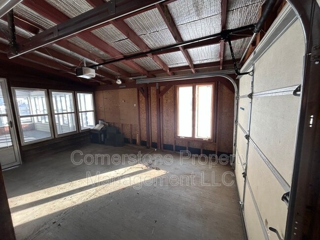 Building Photo - 1011 Cedar St