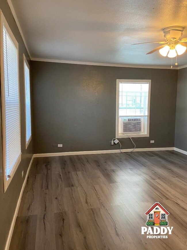 Building Photo - 105 S Lide Ave