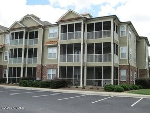 Building Photo - 395 S Crow Creek Dr