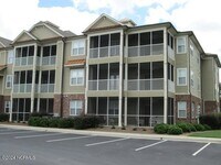 Building Photo - 395 S Crow Creek Dr