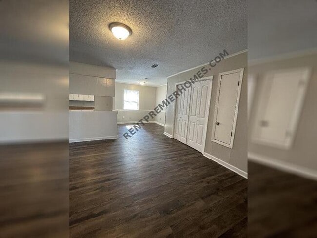 Building Photo - 10001 Forester Cove