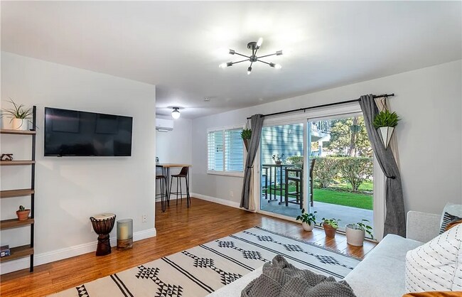 Building Photo - Executive Bixby Village condo with gorgeou...