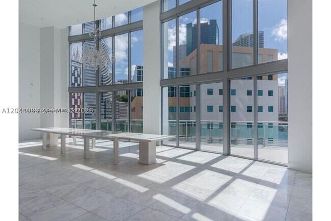 Building Photo - 350 S Miami Ave