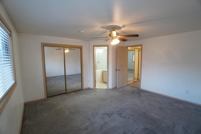 Building Photo - 11965 W Gunsmoke Dr