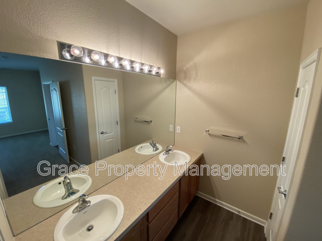 Building Photo - 4645 Hahns Peak Dr