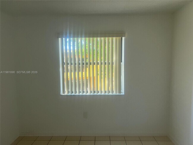 Building Photo - 590 NW 114th Ave