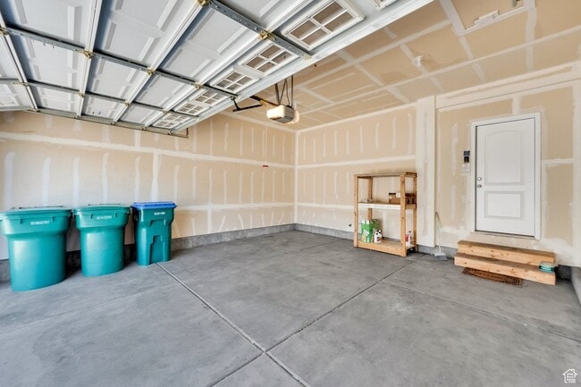 Building Photo - 931 S 2040 W