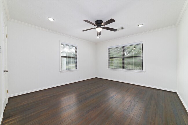 Building Photo - 5438 Briarbend Dr