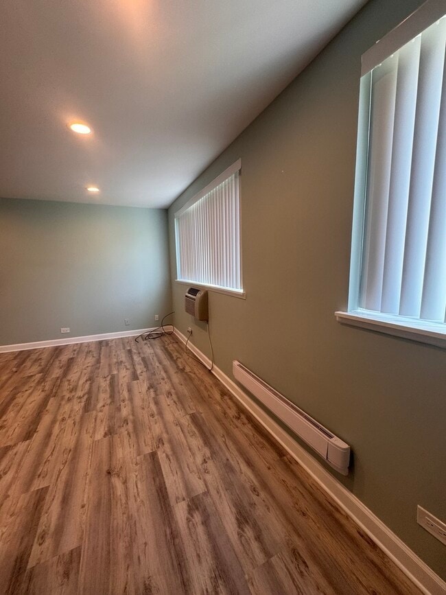 Building Photo - 705 Strom Dr