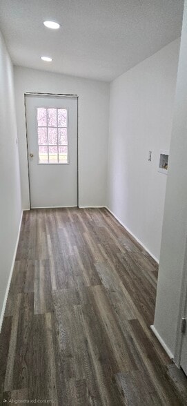 Building Photo - 1821 Bascom Ln