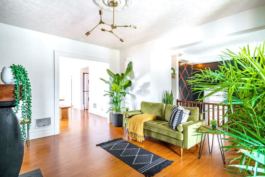 Building Photo - 29 Lundy St