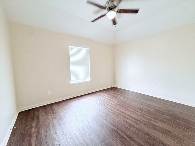Building Photo - 7403 Bering Landing Dr