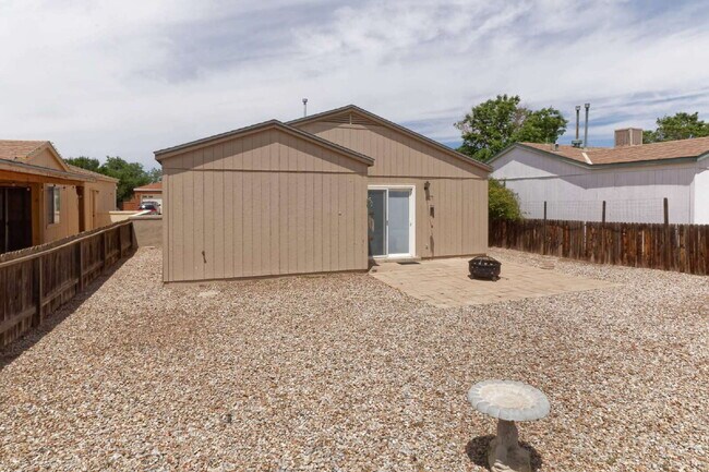 Building Photo - Bright, shiny, and updated compact home ne...