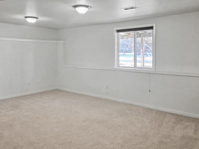 Building Photo - 6156-6158 Fairgrove St