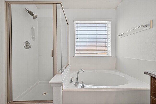 Building Photo - 16930 Creek Mountain Dr