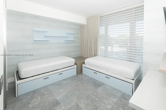 Building Photo - 350 Ocean Dr