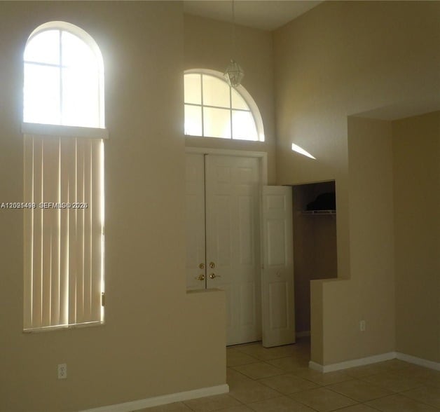 Building Photo - 16801 SW 49th Ct