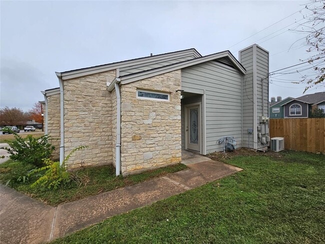 Building Photo - 1416 Hyridge Cir