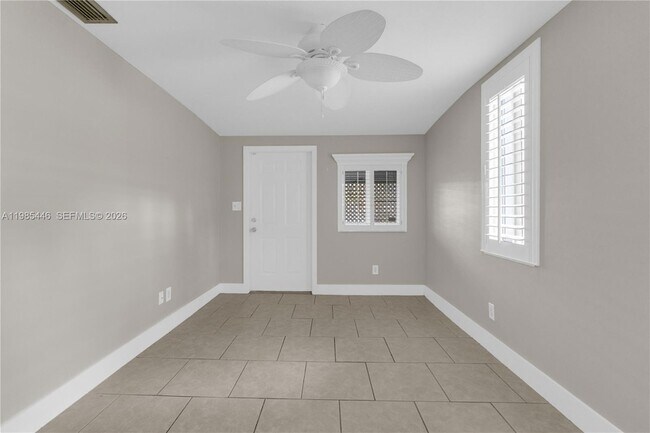 Building Photo - 211 SE 1st Terrace