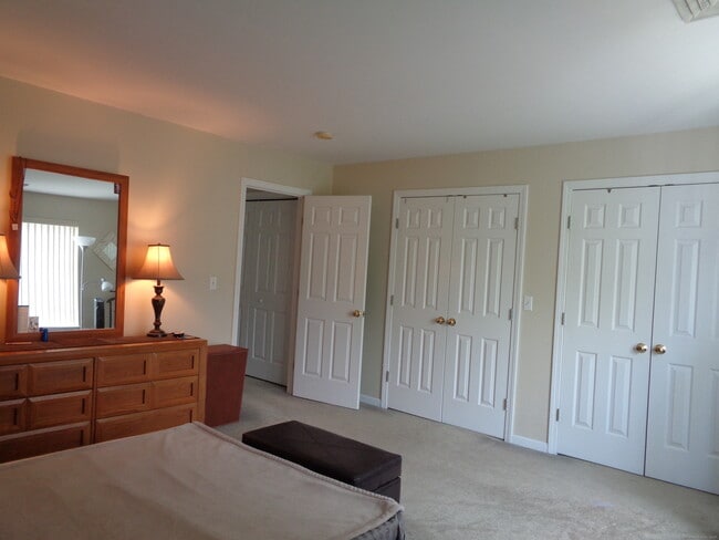Building Photo - 560 Silver Sands Rd