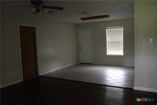 Building Photo - 2226 University Dr
