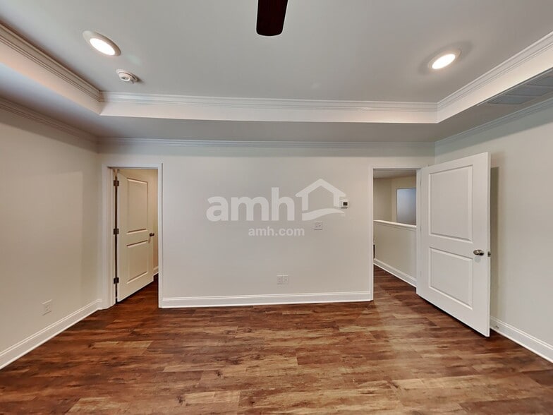 Building Photo - 7424 Garrett Ct